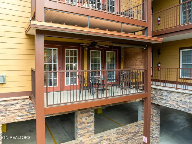$369,900 | 527 River Pl Way, Unit 516, Sevierville, TN 37862