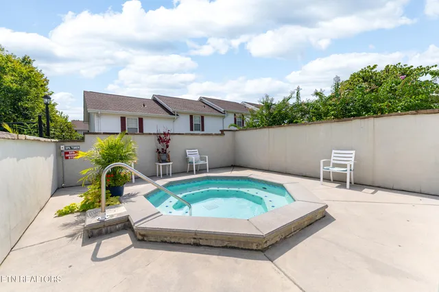 $369,900 | 527 River Pl Way, Unit 516, Sevierville, TN 37862