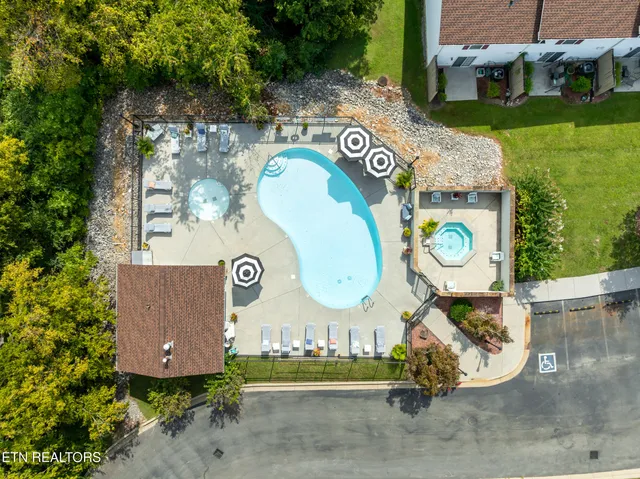 $369,900 | 527 River Pl Way, Unit 516, Sevierville, TN 37862