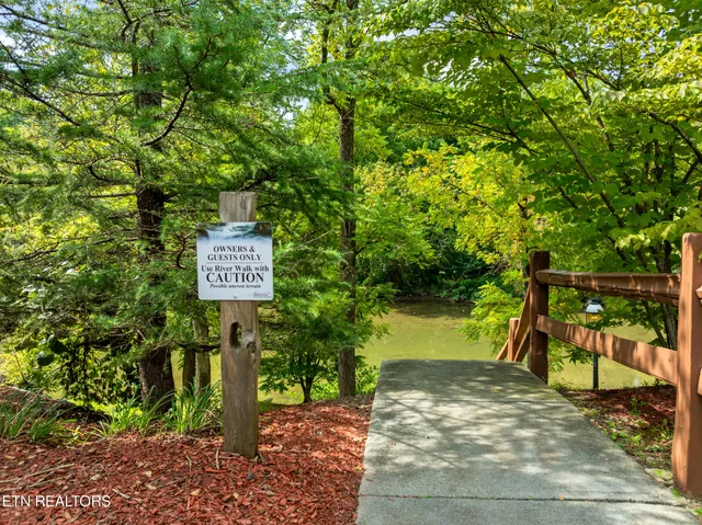 $369,900 | 527 River Pl Way, Unit 516, Sevierville, TN 37862