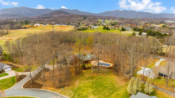$375,000 | 1233 Doulton Circle, Lynchburg, VA 24503