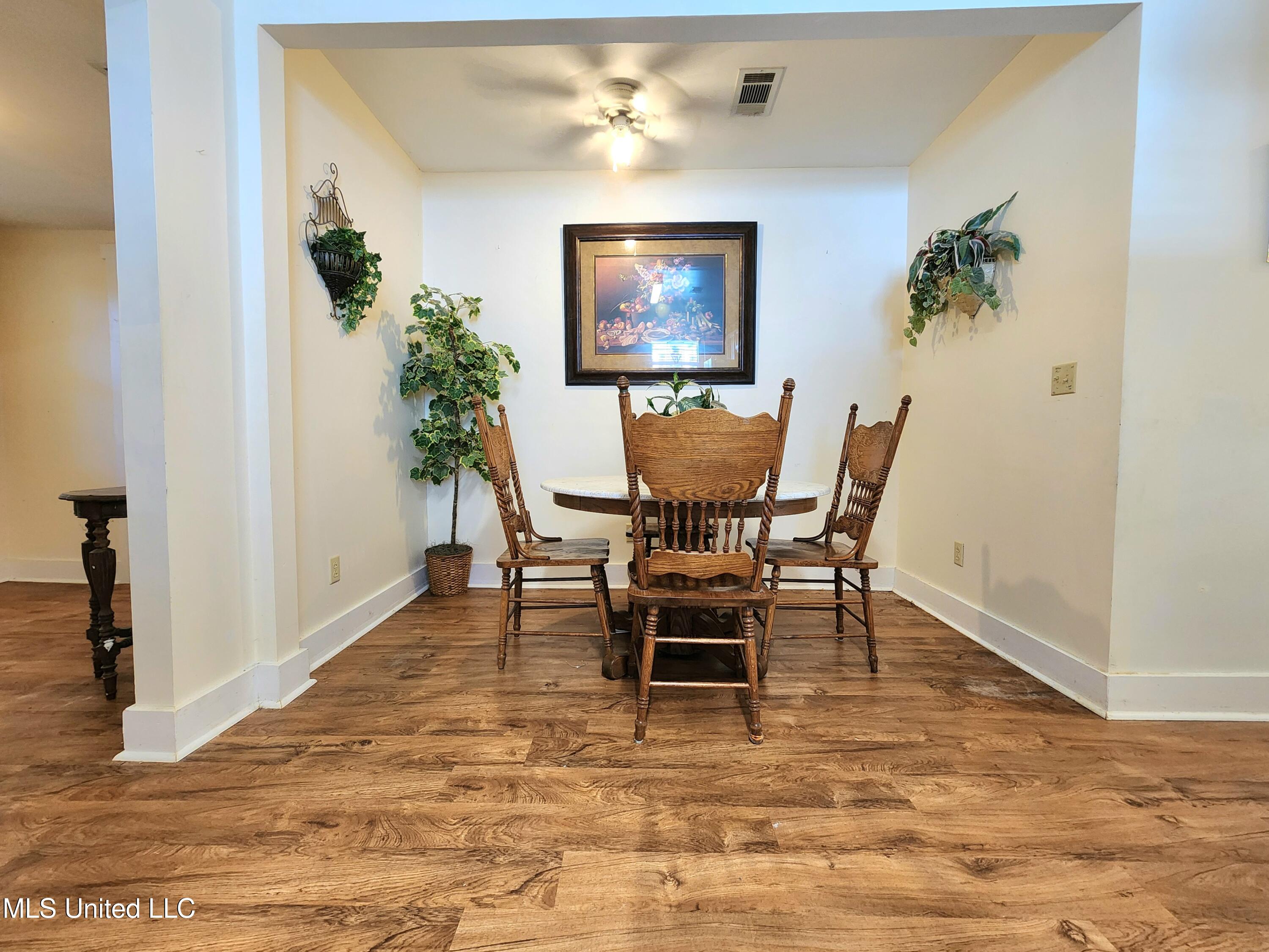 332 Haise Street Biloxi, MS 39530 - Photo 10 of 20 1000048098 (1)