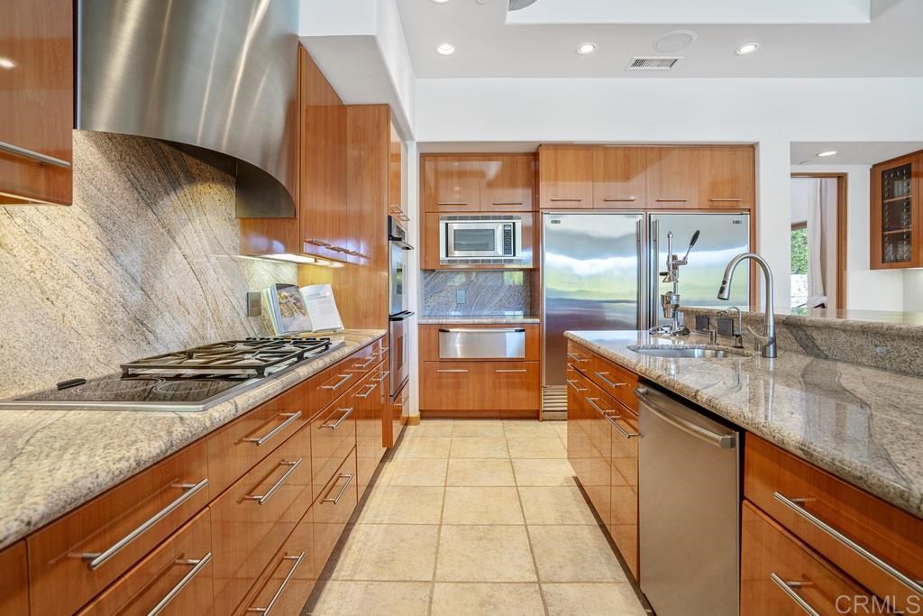 6785 Las Ventanas Rancho Santa Fe, CA 92067 - Photo 11 of 15