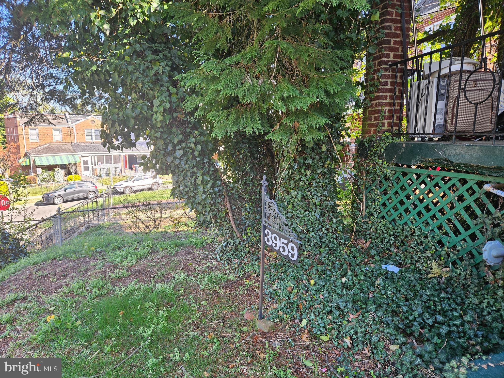 3959 R Street Southeast Washington, DC 20020 - Photo 4 of 12 Gallery Image 4