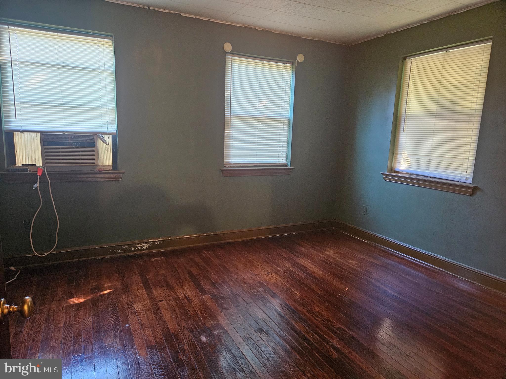 3959 R Street Southeast Washington, DC 20020 - Photo 9 of 12 Gallery Image 9