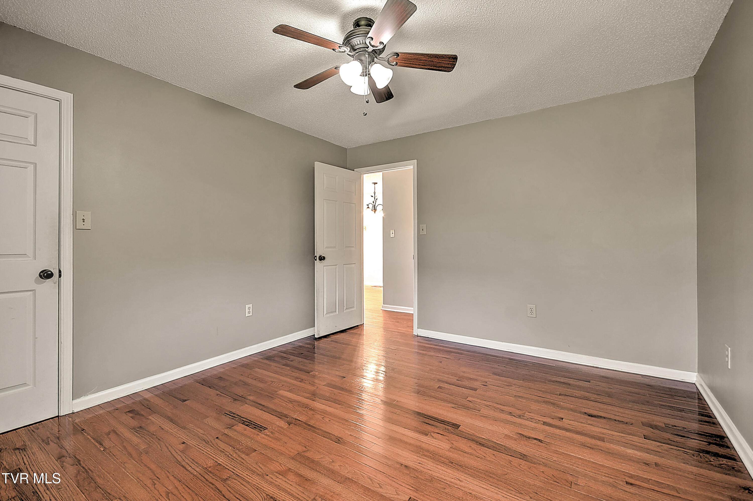 8888 Rich Valley Rd SS-12