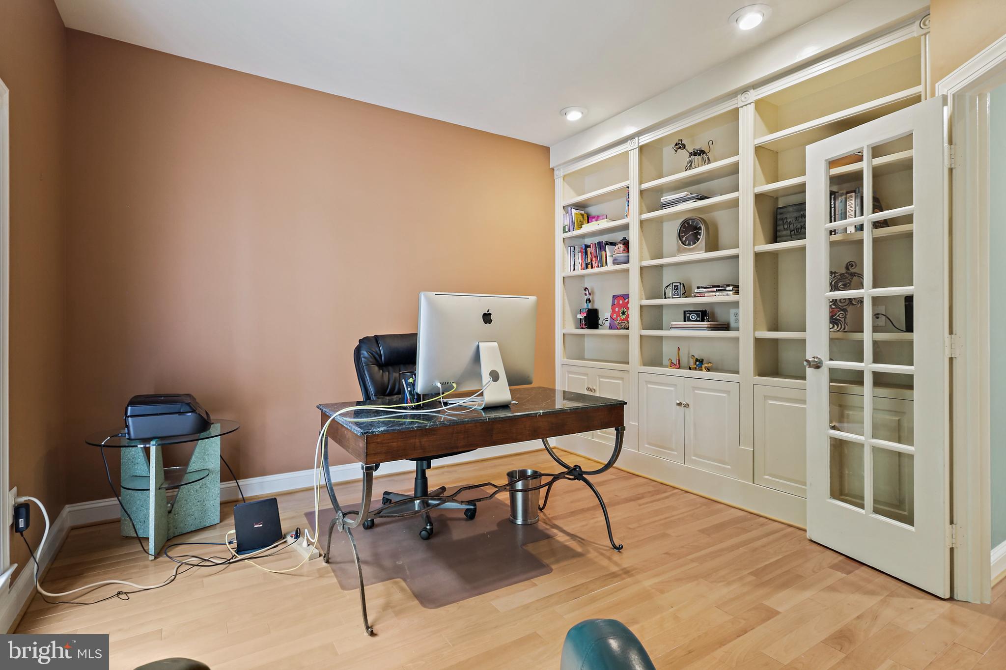 11406 Towering Oak Way Reston, VA 20194 - Photo 25 of 53 Main-level office with built-ins