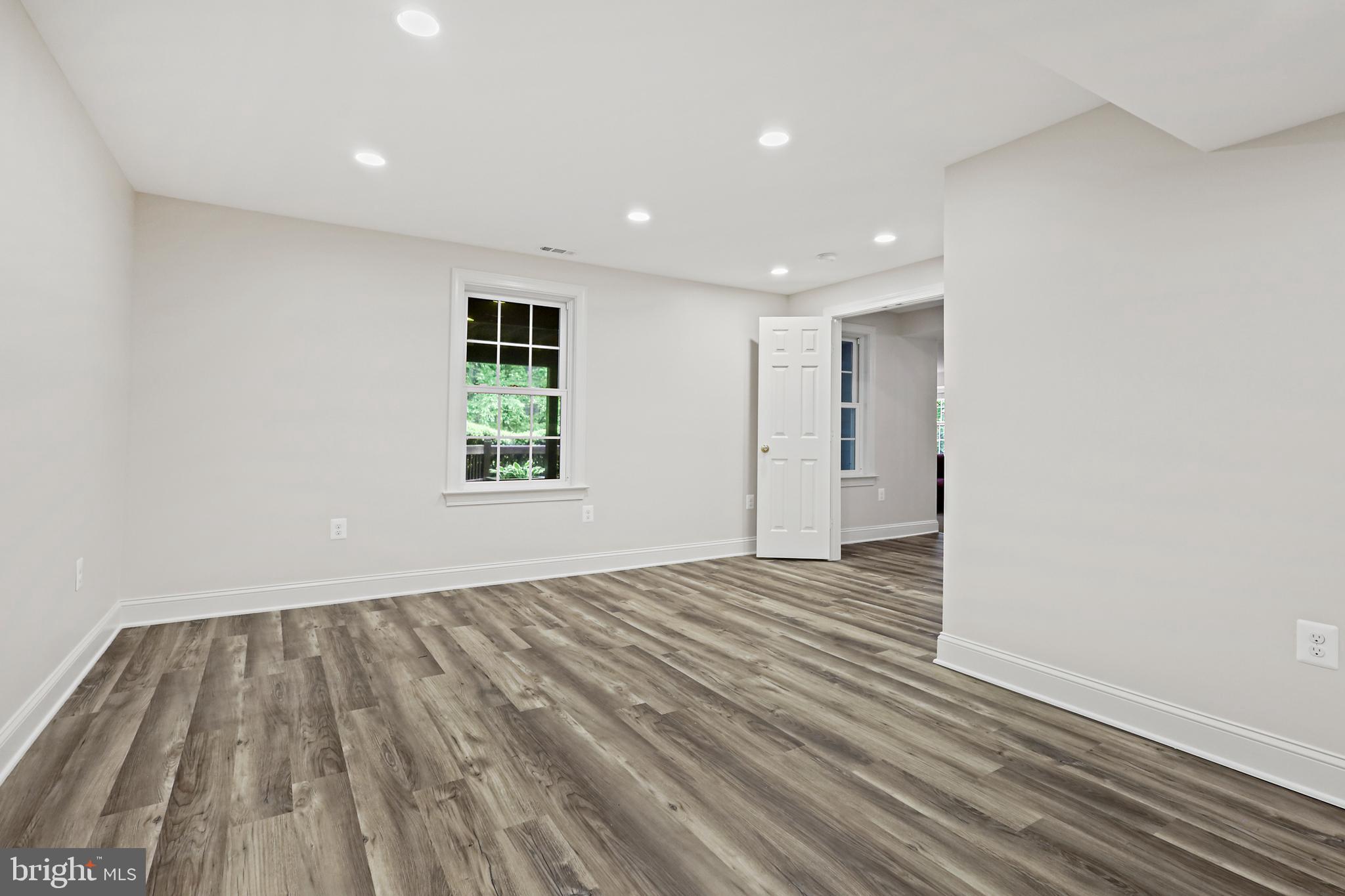 11406 Towering Oak Way Reston, VA 20194 - Photo 43 of 53 LL bedroom (#6)
