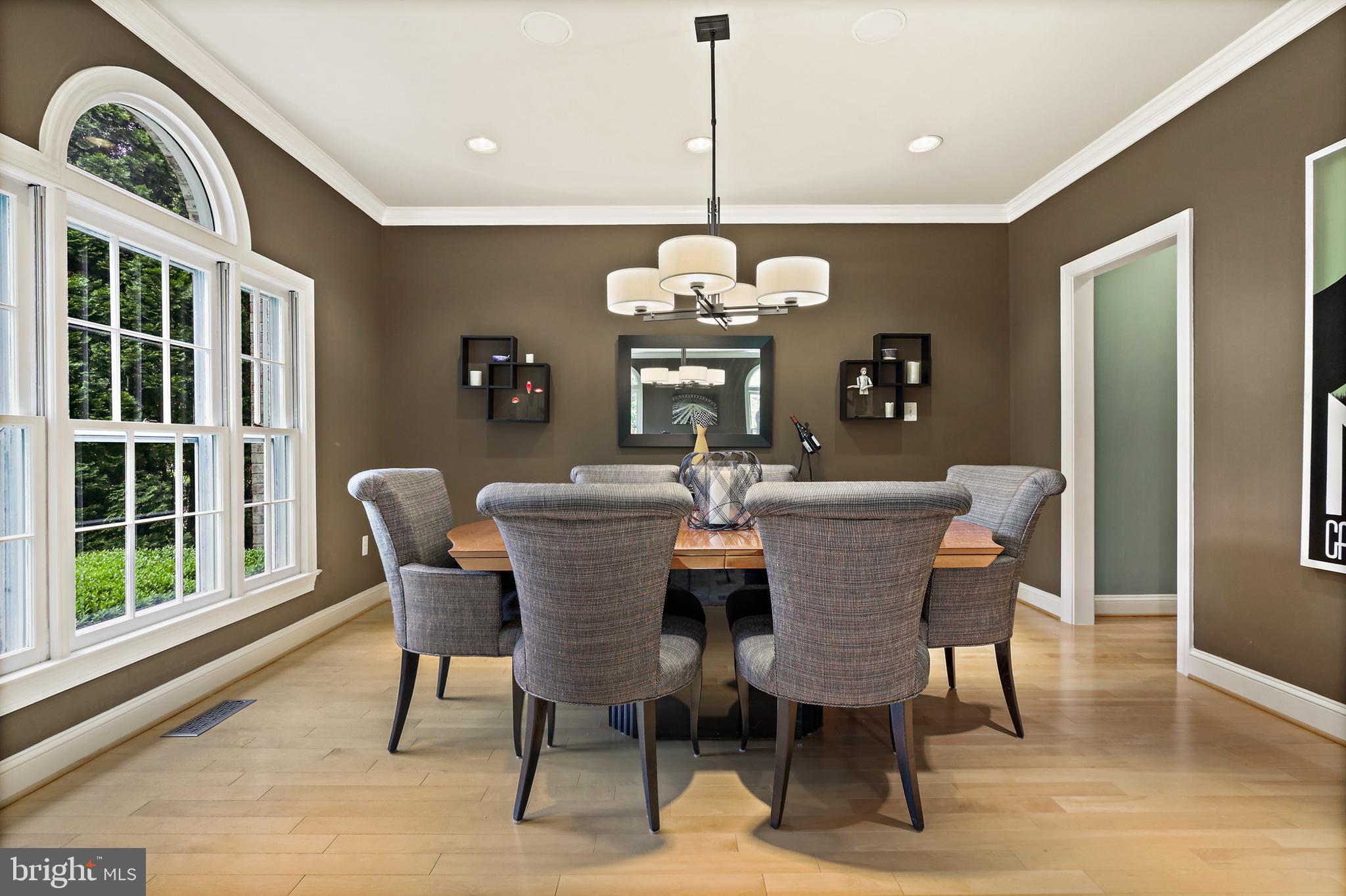 11406 Towering Oak Way Reston, VA 20194 - Photo 10 of 53 Spacious dining room for family or friends