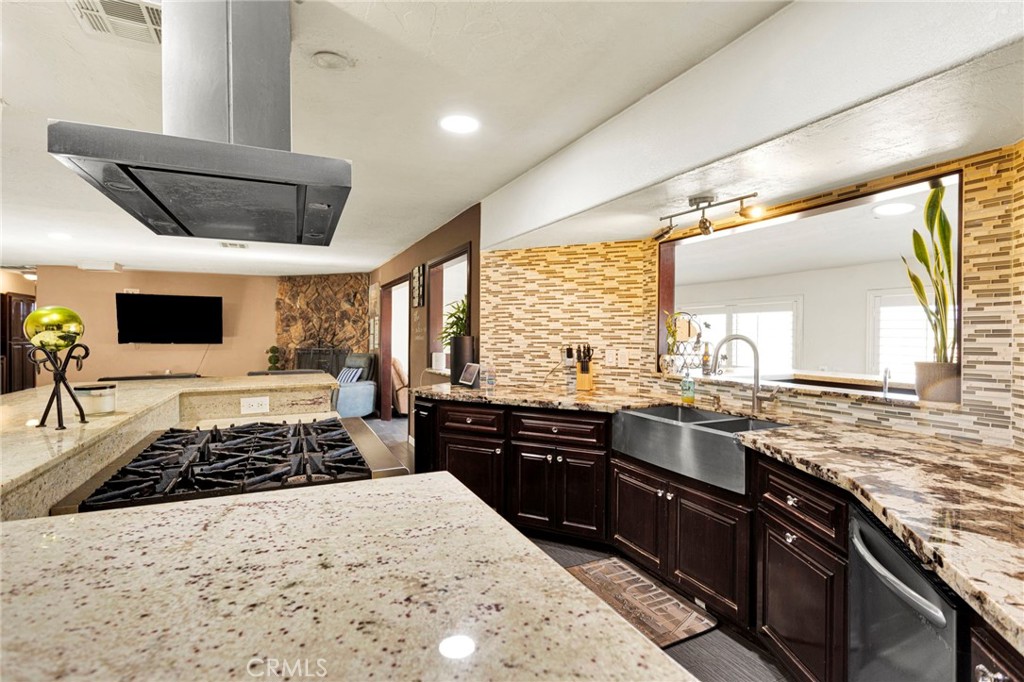 10080 Deep Creek Road Apple Valley, CA 92308 - Photo 14 of 55