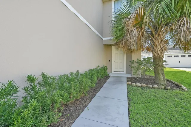$2,300 | 3351 Liberty Square Way, Fort Pierce, FL 34982