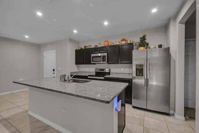 $2,300 | 3351 Liberty Square Way, Fort Pierce, FL 34982