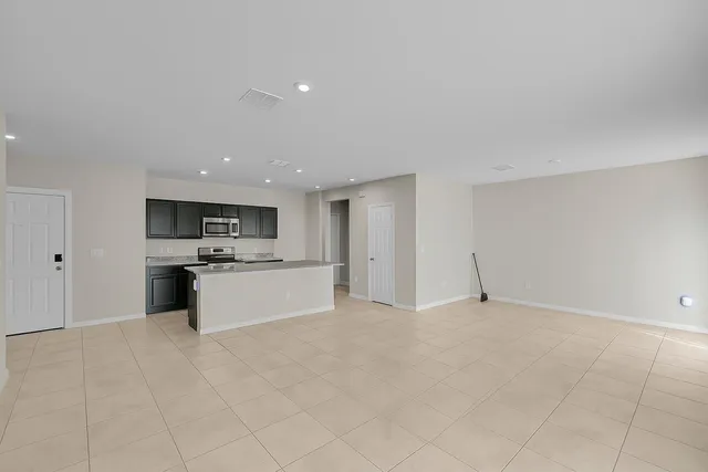 $2,300 | 3351 Liberty Square Way, Fort Pierce, FL 34982