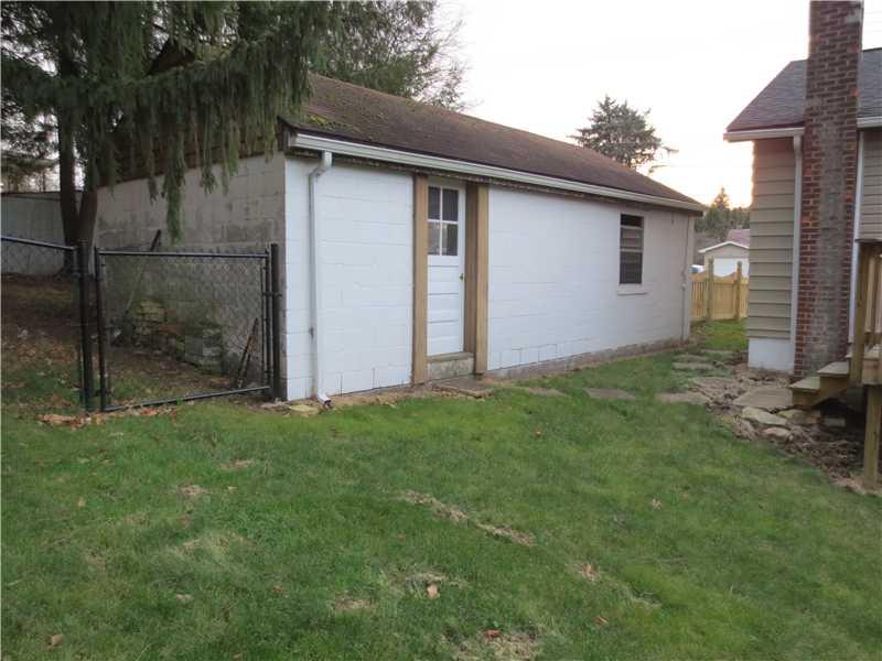 432 Freeport Road Freeport, PA 16229 - Photo 17 of 18 Parking Lot/Garage.