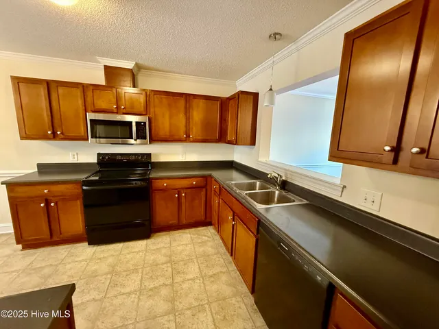 $190,000 | 4239 Dudleys Grant Drive, Unit A, Winterville, NC 28590