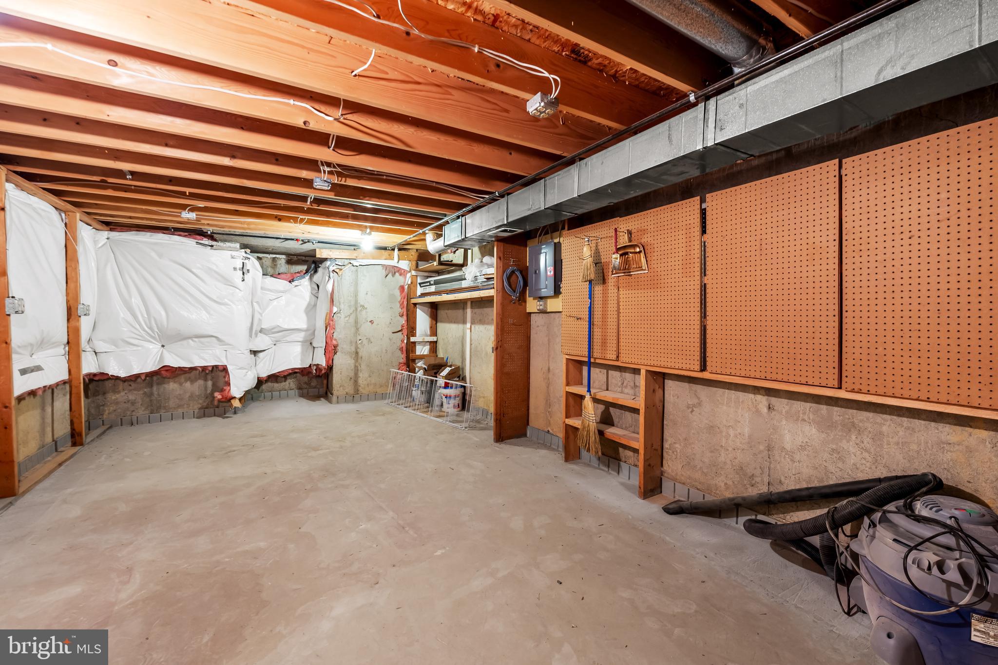 8315 Saddle Ridge Terrace Ellicott City, MD 21043 - Photo 42 of 62 a view of an empty room with a window