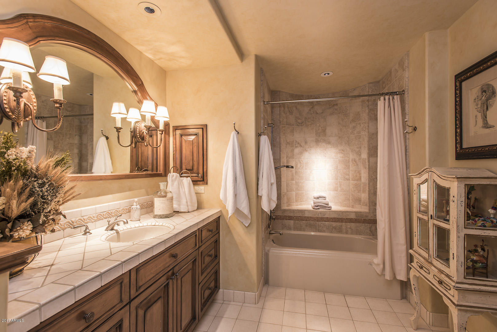 5501 East Roadrunner Road Paradise Valley, AZ 85253 - Photo 31 of 43 Guest Bathroom