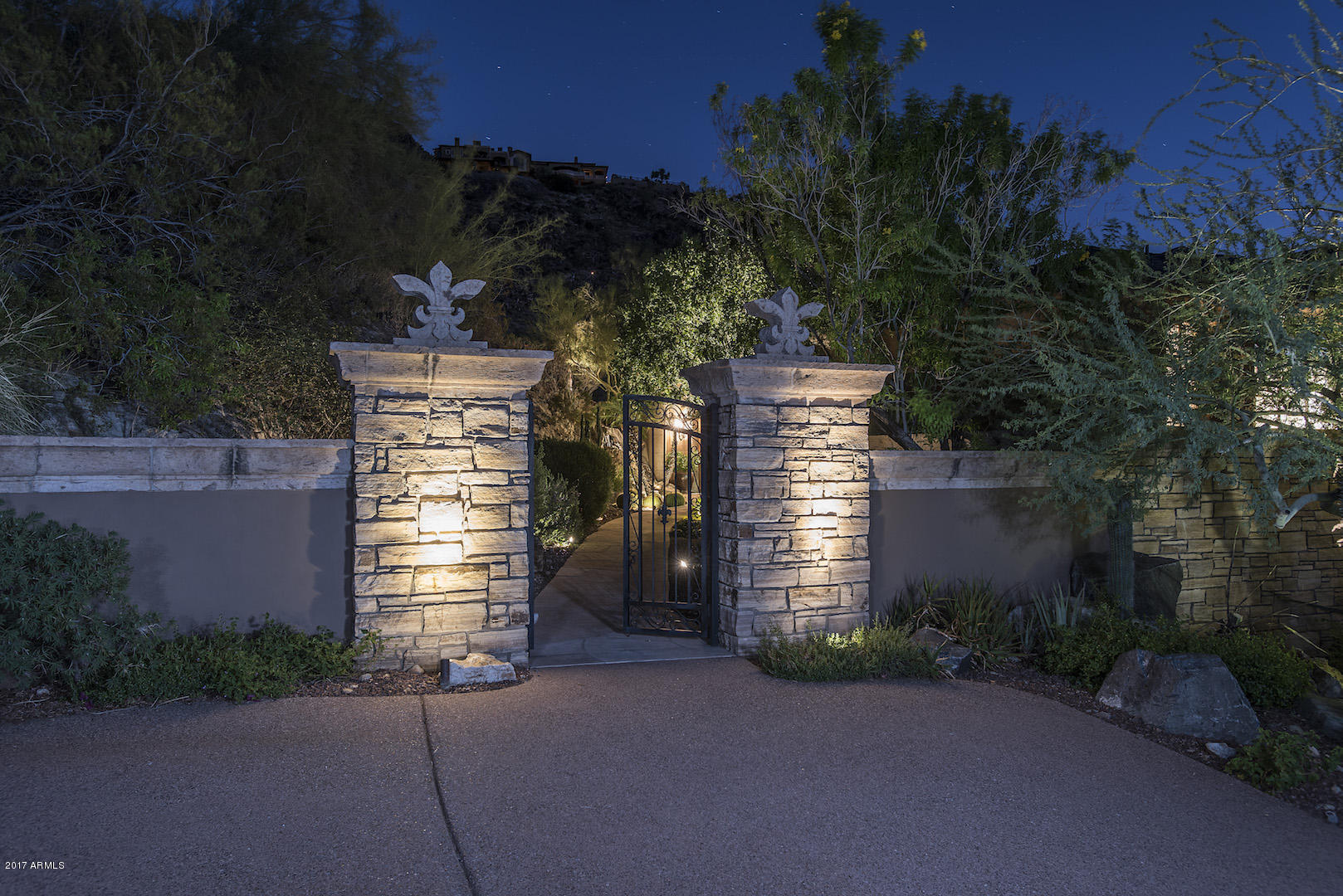 5501 East Roadrunner Road Paradise Valley, AZ 85253 - Photo 5 of 43 Gated Entrance