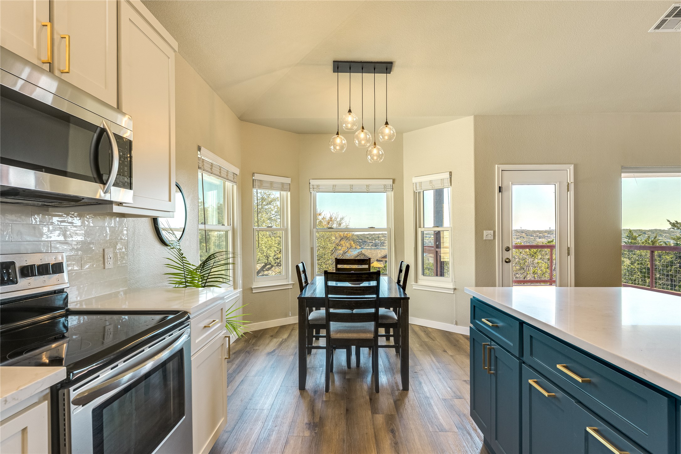 330 Southwind Road Point Venture, TX 78645 - Photo 2 of 37 The lake is always in the room with you, whether you’re cooking, eating, or pouring a glass of wine.