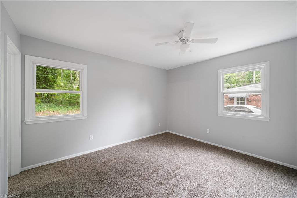 802 Miriam Avenue High Point, NC 27263 - Photo 27 of 33
