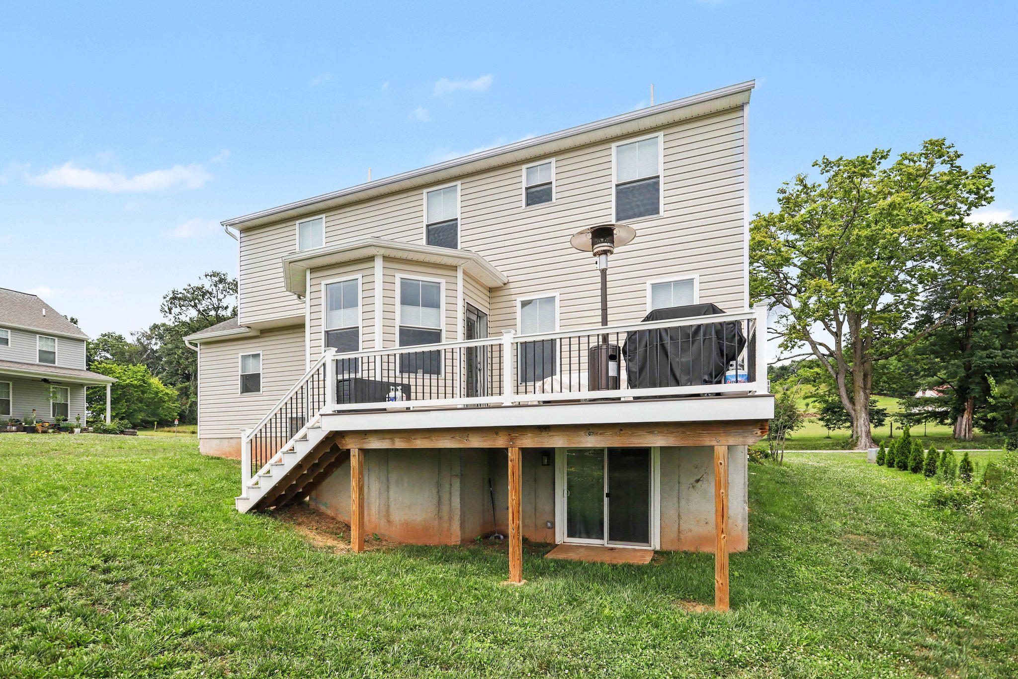 40 Butter Road York, PA 17404 - Photo 32 of 38 Charming home with spacious deck.