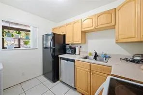 $189,000 | 504 Gardens Drive, Unit 203, Pompano Beach, FL 33069