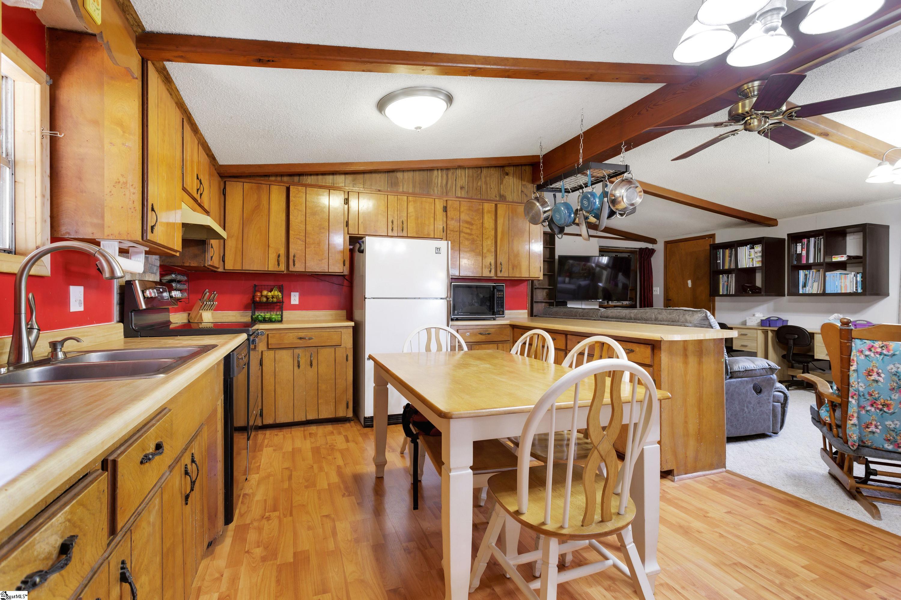8649 Valley Falls Road Boiling Springs, SC 29316 - Photo 5 of 29 Gallery Image 5