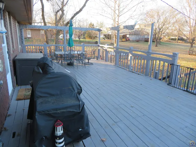 $350,000 | 208 Sunflower, Ozawkie, KS 66070