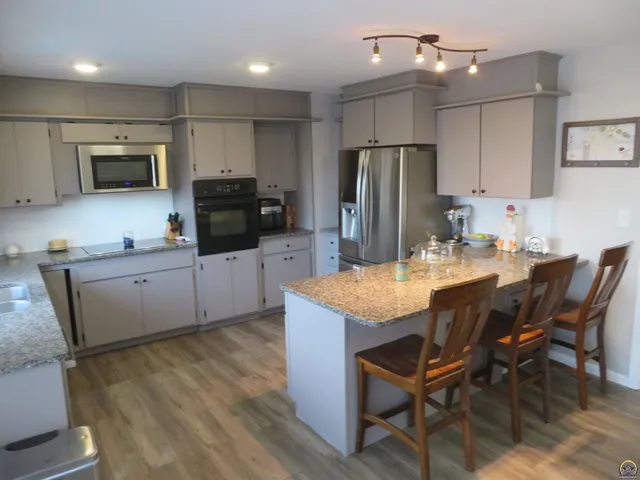 $350,000 | 208 Sunflower, Ozawkie, KS 66070