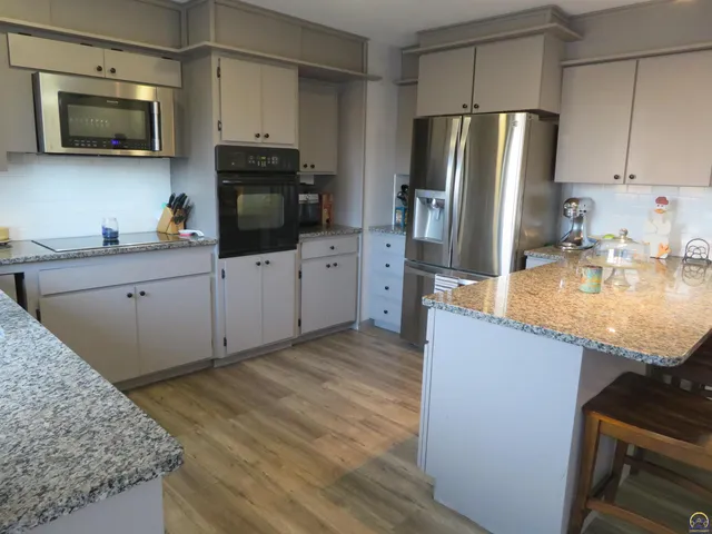 $350,000 | 208 Sunflower, Ozawkie, KS 66070