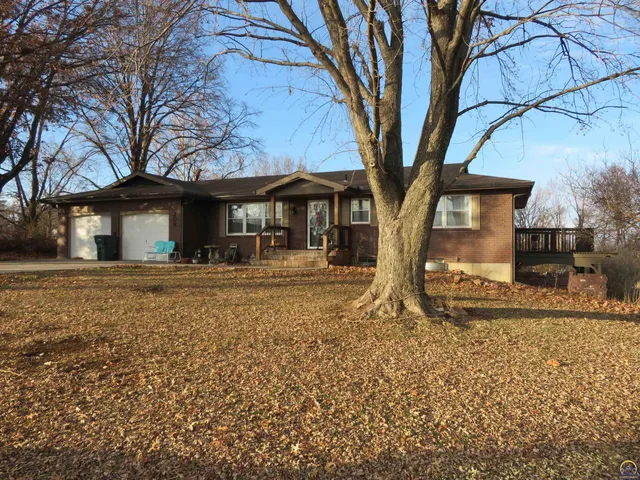 $350,000 | 208 Sunflower, Ozawkie, KS 66070