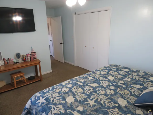 $350,000 | 208 Sunflower, Ozawkie, KS 66070