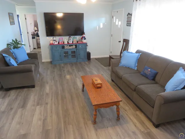 $350,000 | 208 Sunflower, Ozawkie, KS 66070