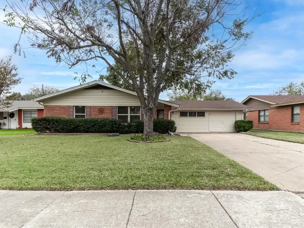 $417,900 | 3438 Princeton Drive, Irving, TX 75062