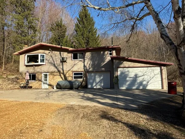 $610,000 | S7165 Lake Hillpoint Wi 53937, Hillpoint, WI 53937