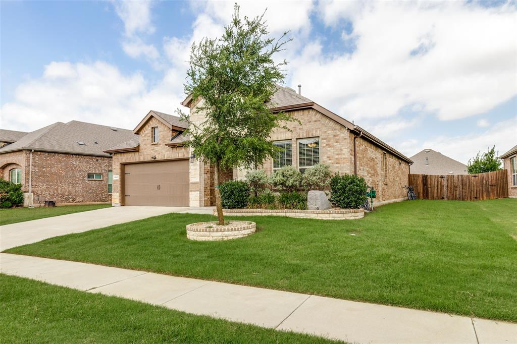 2817 Half Moon Road Aubrey, TX 76227 - Photo 3 of 28