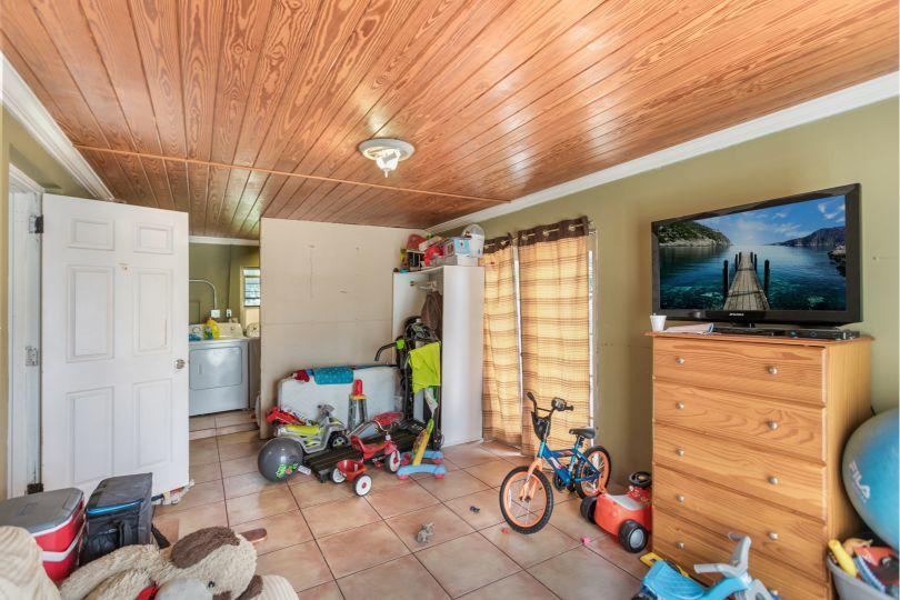 1503 High Ridge Road Lake Worth, FL 33461 - Photo 14 of 23 Livingroom 5