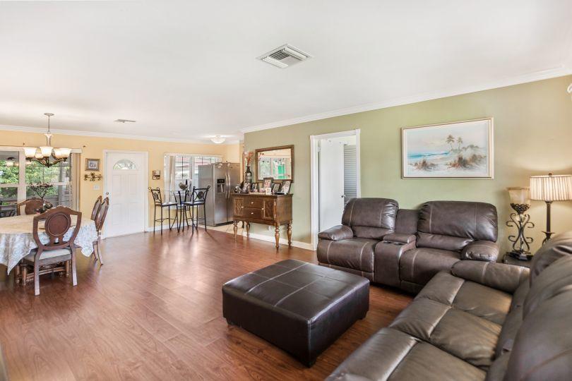 1503 High Ridge Road Lake Worth, FL 33461 - Photo 3 of 23 Livingroom 1