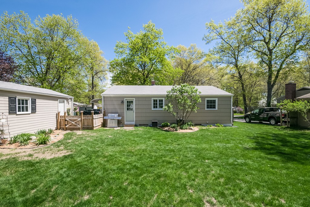 136 Tioga Street Springfield, MA 01128 - Photo 21 of 24 Gallery Image 21