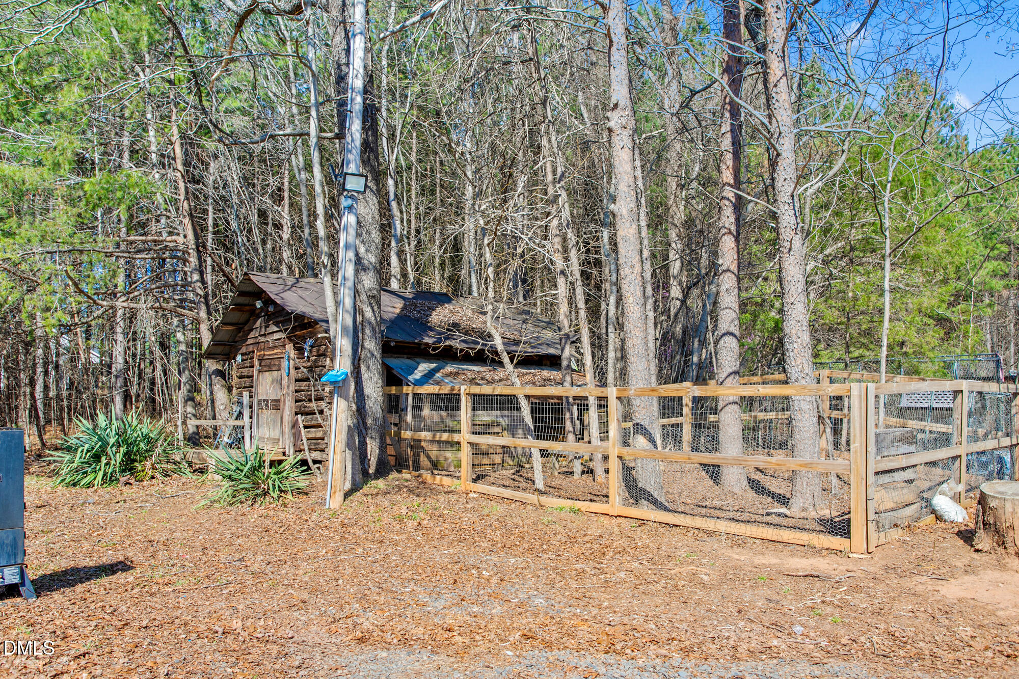 578 Brintle Road Reidsville, NC 27320 - Photo 28 of 37 a view of a balcony with chairs