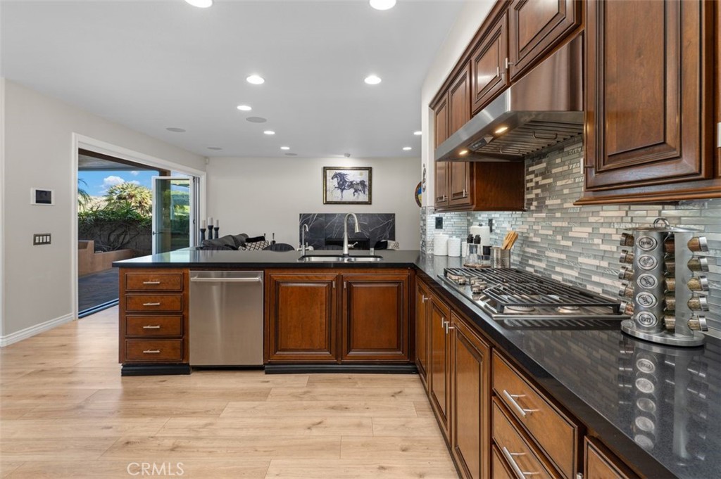 6 Beaconsfield Rancho Santa Margarita, CA 92679 - Photo 12 of 51 Quartz countertops!