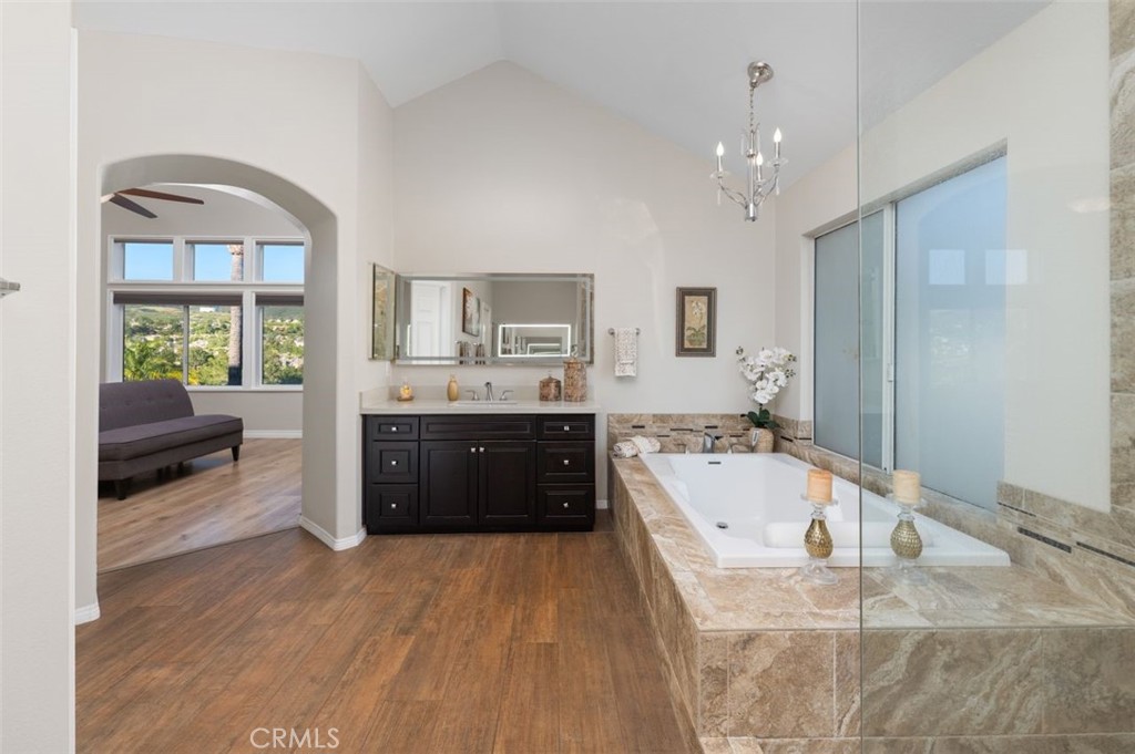 6 Beaconsfield Rancho Santa Margarita, CA 92679 - Photo 26 of 51 Exquisite soaking bathtub