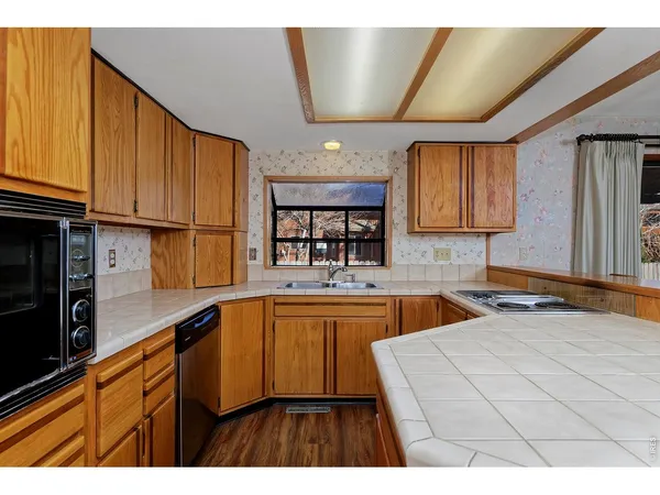 $850,000 | 570 West Ash Street, Louisville, CO 80027