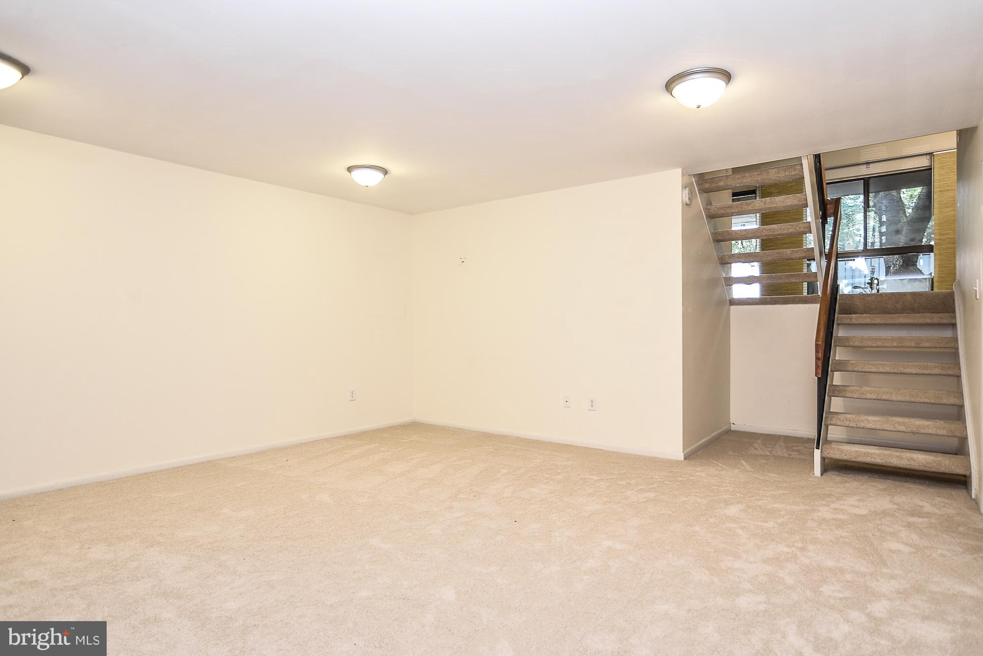 11634 Newbridge Court Reston, VA 20191 - Photo 11 of 25 Family Room