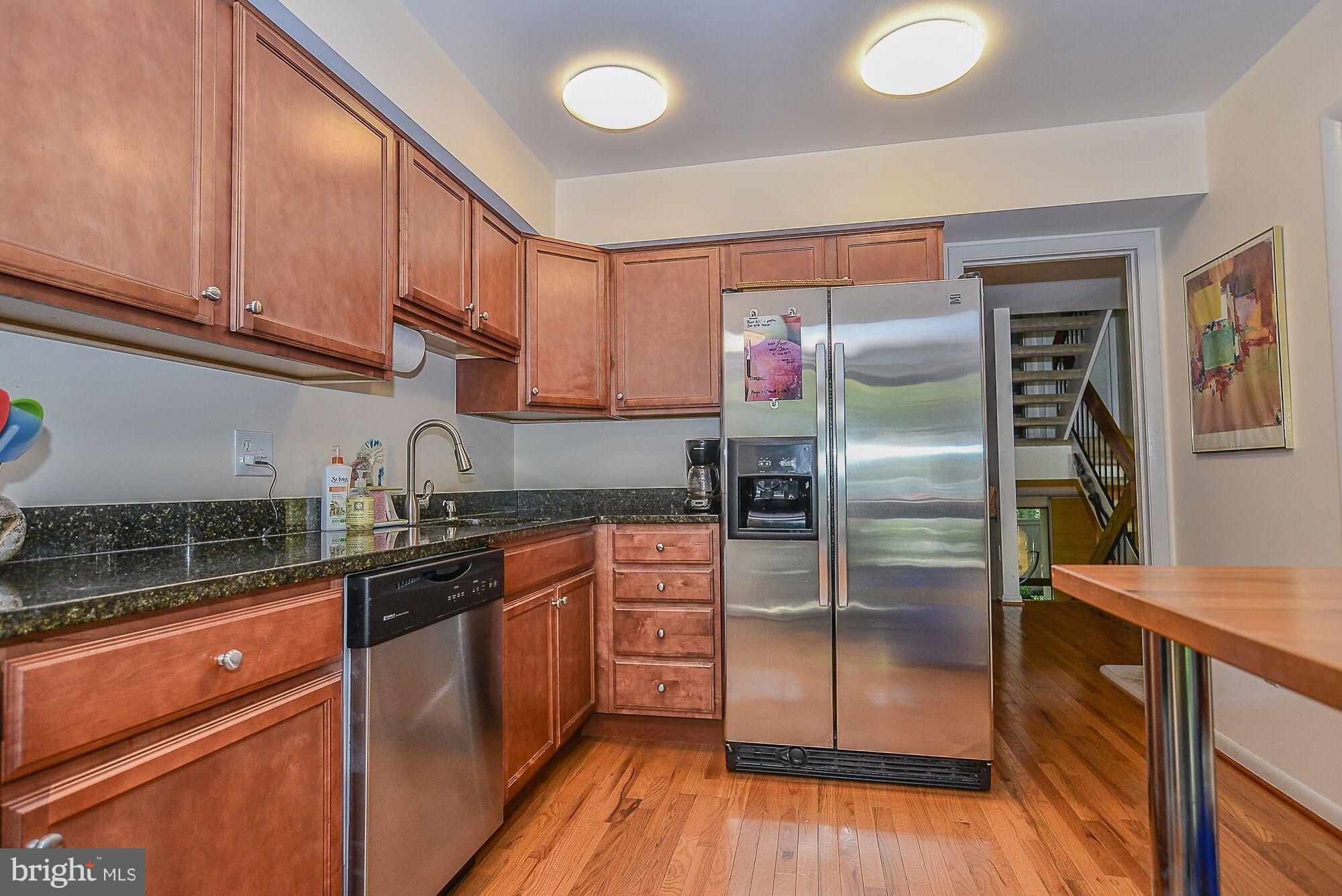 11634 Newbridge Court Reston, VA 20191 - Photo 3 of 25 Kitchen