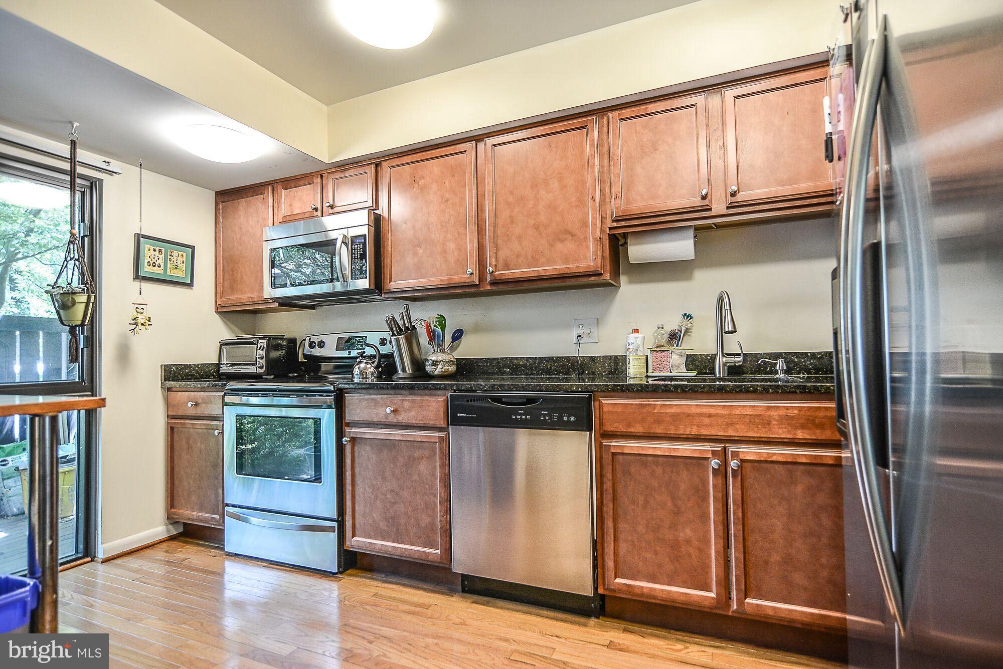 11634 Newbridge Court Reston, VA 20191 - Photo 4 of 25 Kitchen