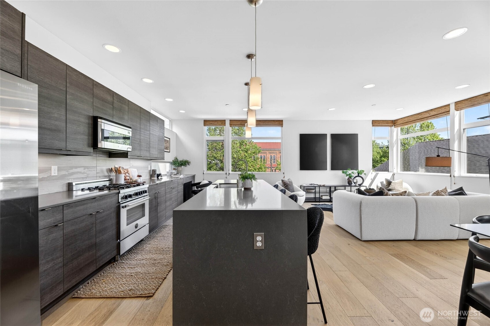 4153 California Avenue Southwest Seattle, WA 98116 - Photo 11 of 31