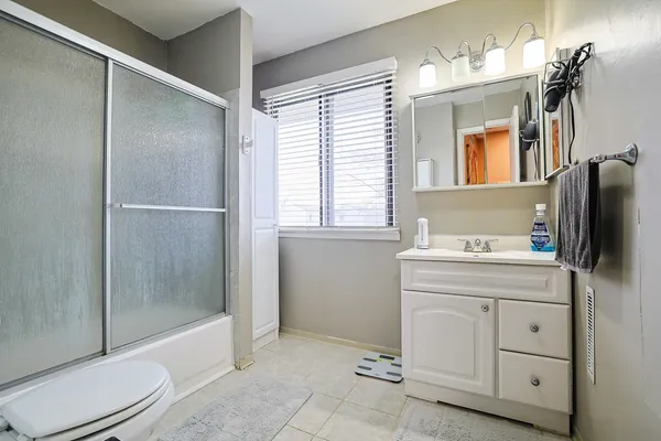 $309,900 | 4453 Bell Lane, Hanover Park, IL 60133