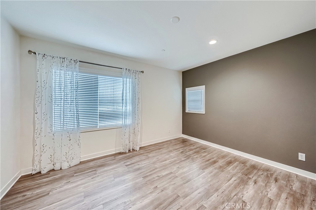 2728 West Ball Road Anaheim, CA 92804 - Photo 16 of 30