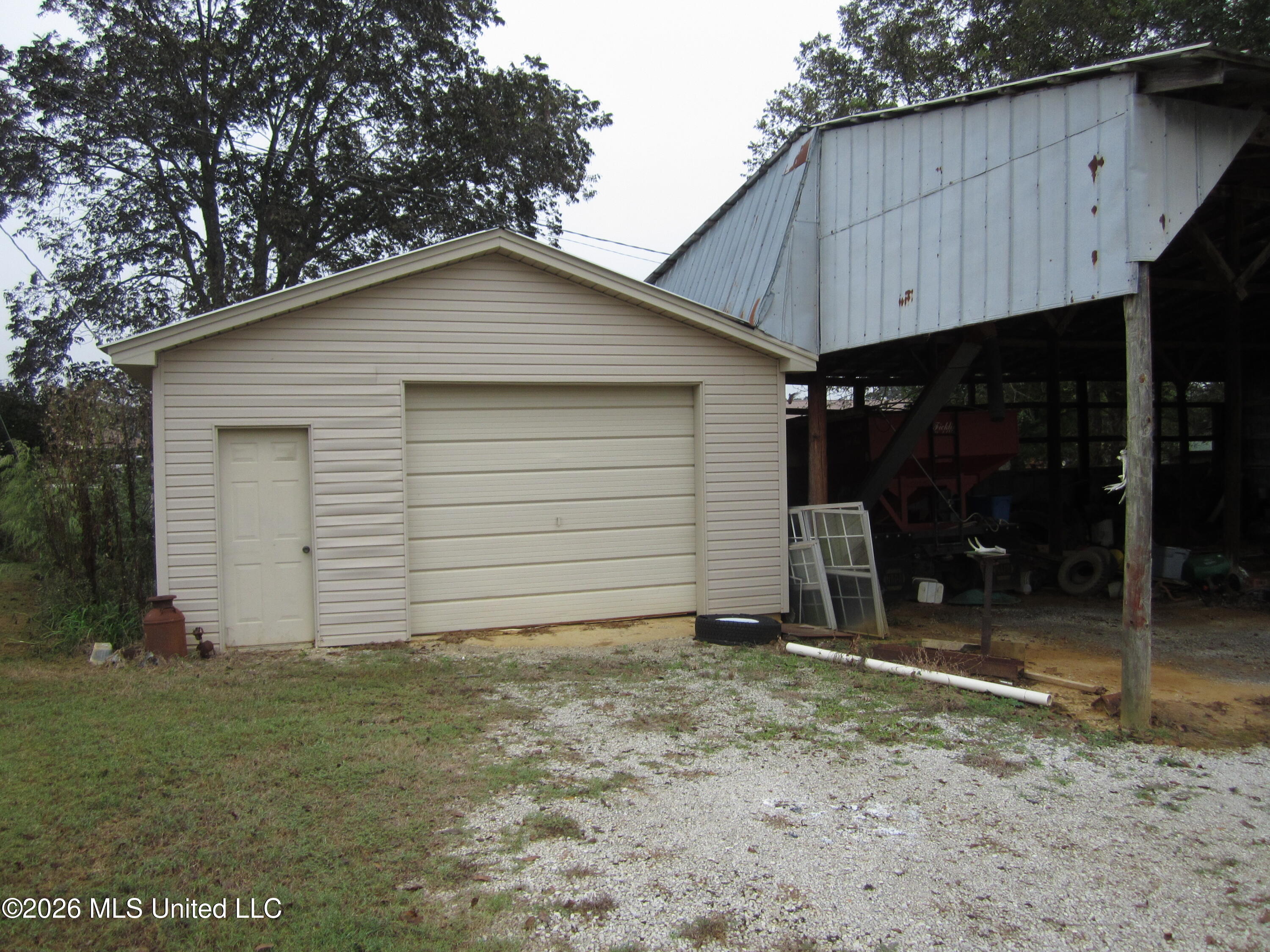 1558 Highway 30 New Albany, MS 38652 - Photo 18 of 21 IMG_8542